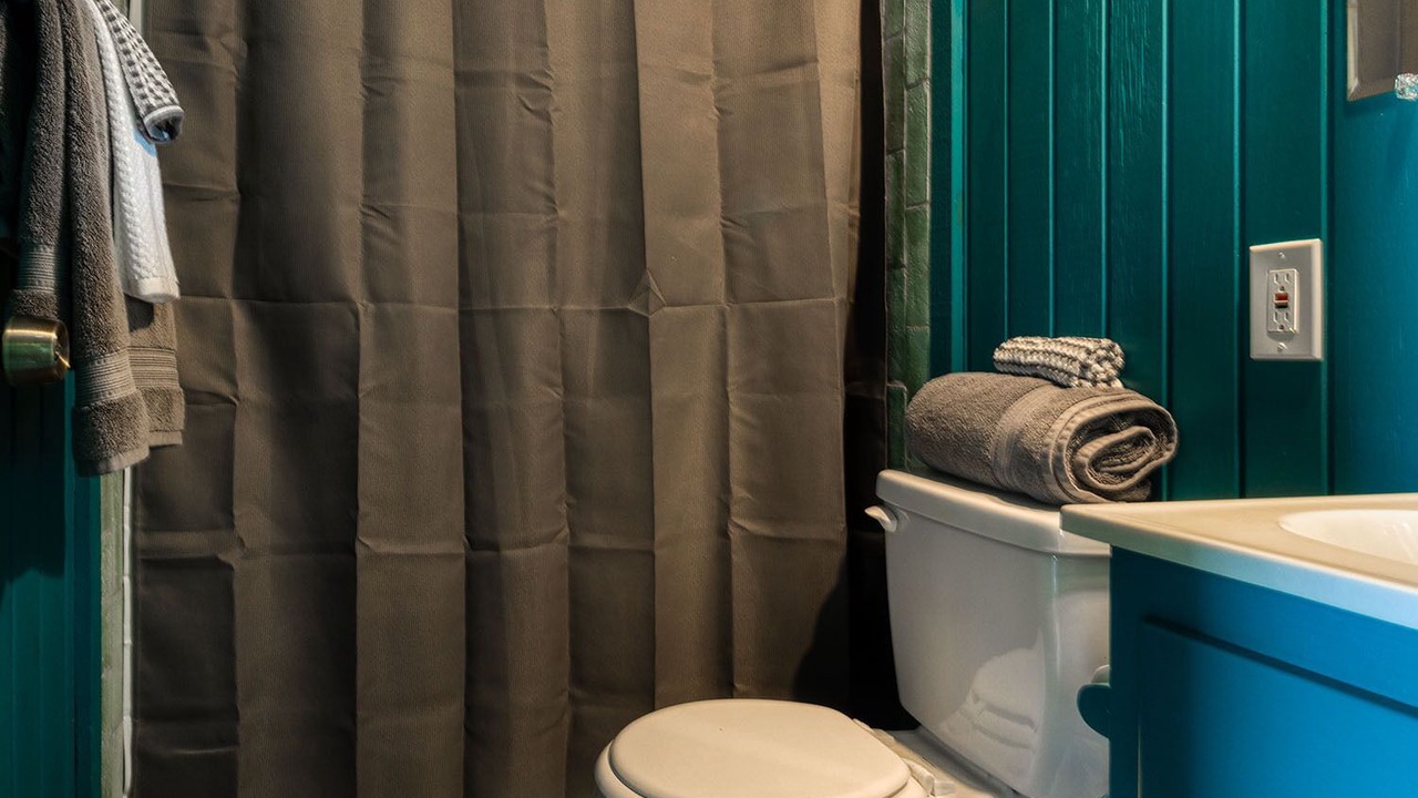 Photo of Bathroom in Uvalde County