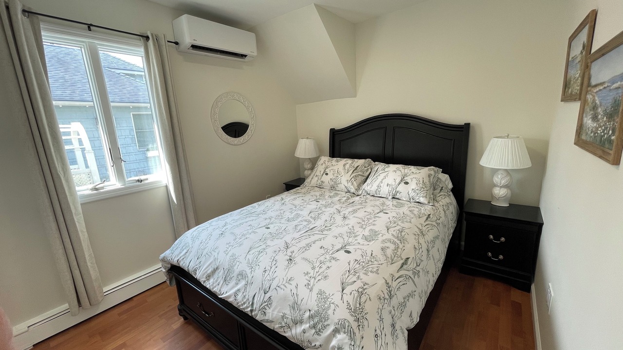 Photo of Bedroom in Farmingdale