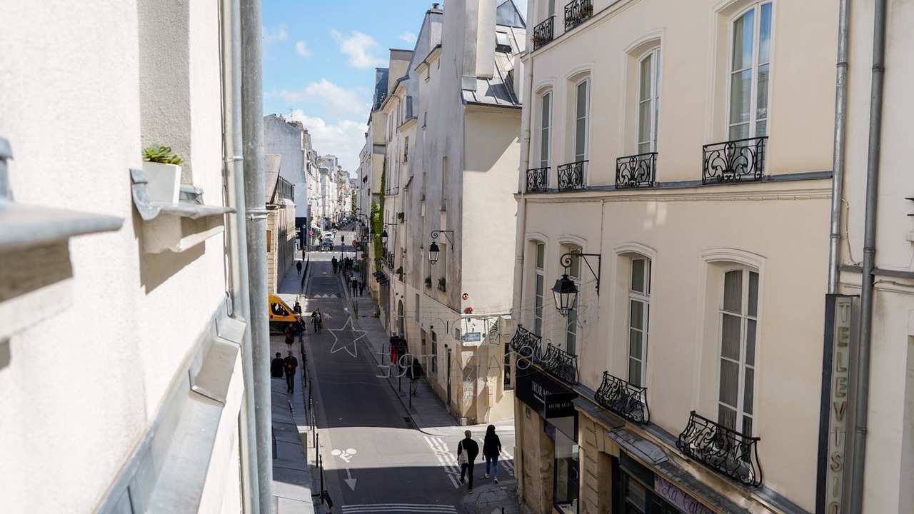 Photo of Others in Marais