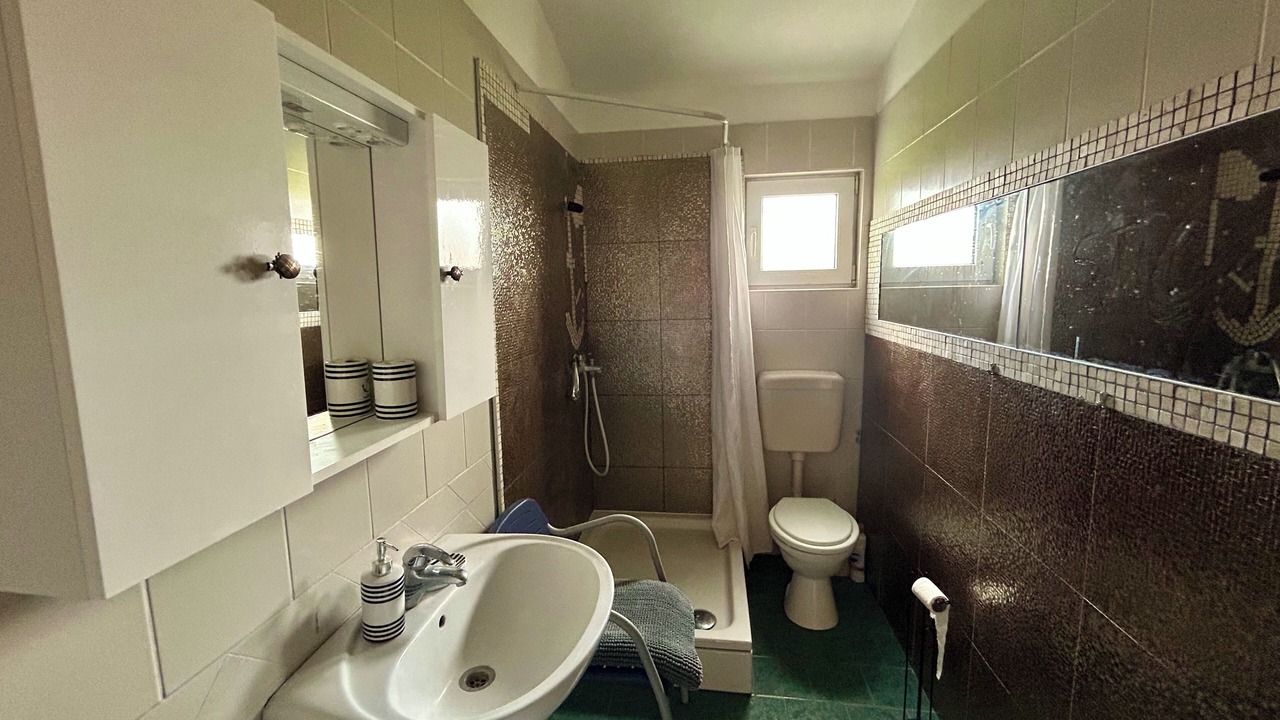 Photo of Bathroom in Vir