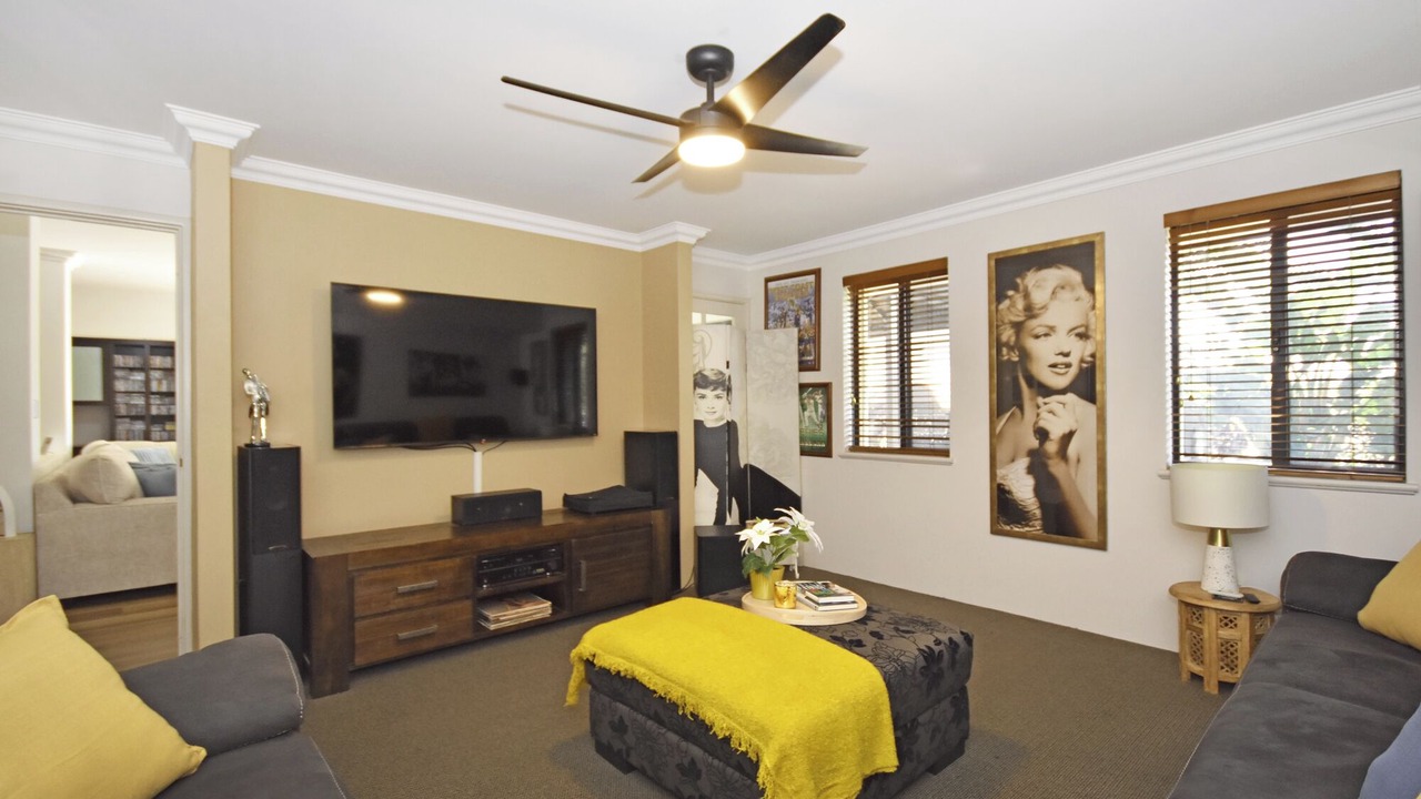 Photo of Livingroom in Clarkson