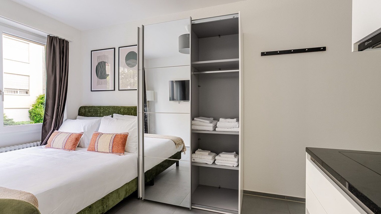 Photo of Bedroom in Iselin