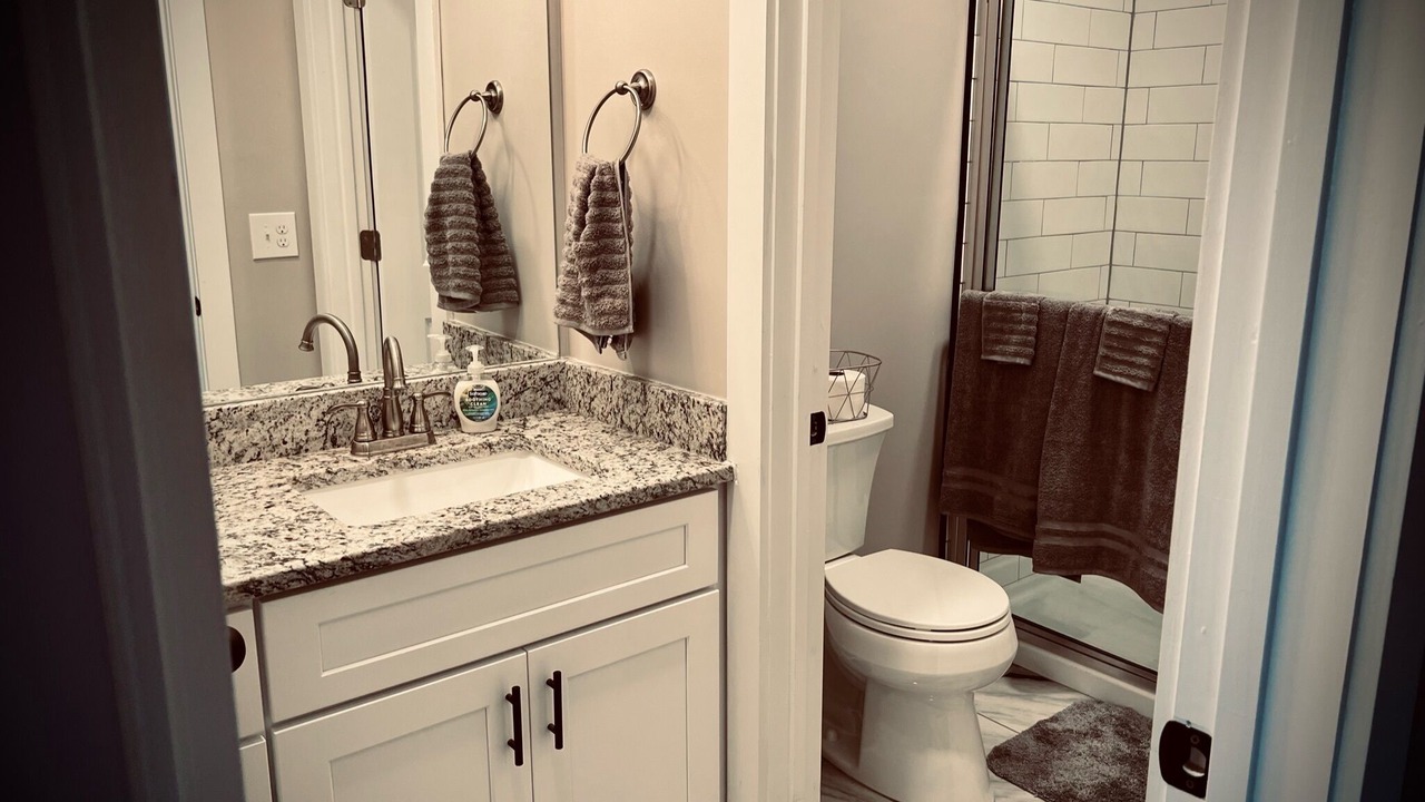 Photo of Bathroom in Toccoa