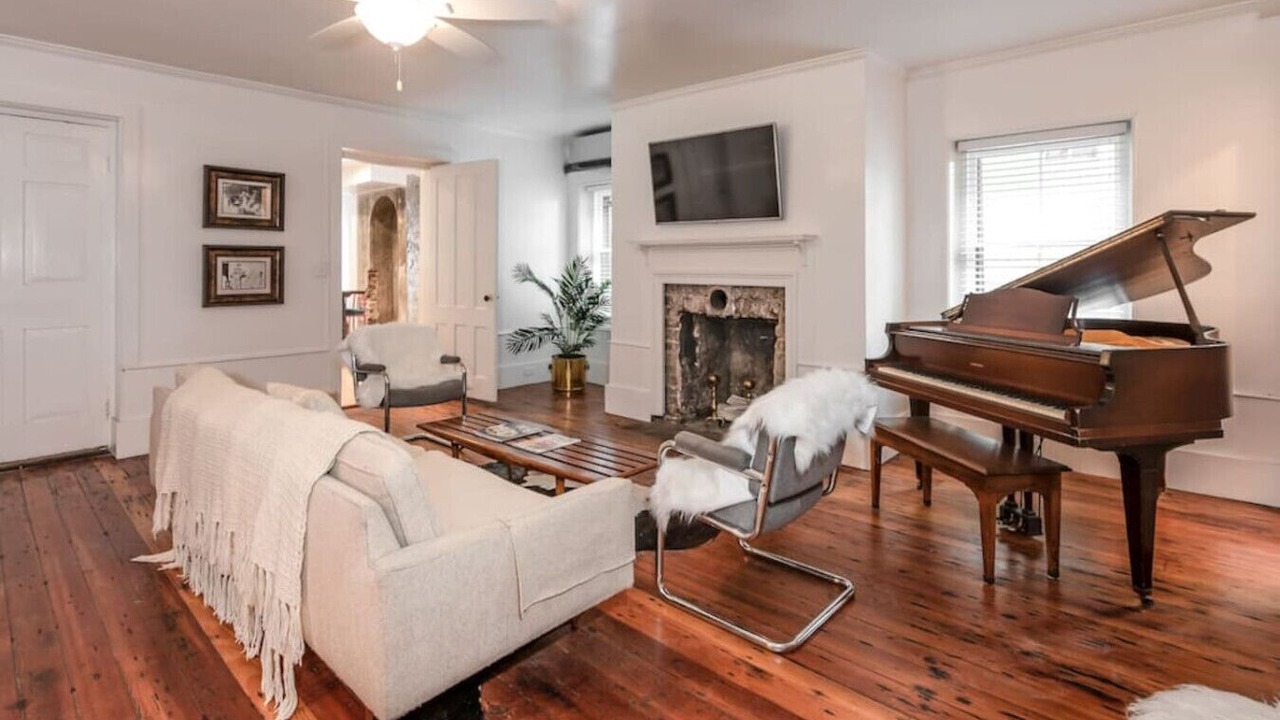 Photo of Livingroom in Harleston Village