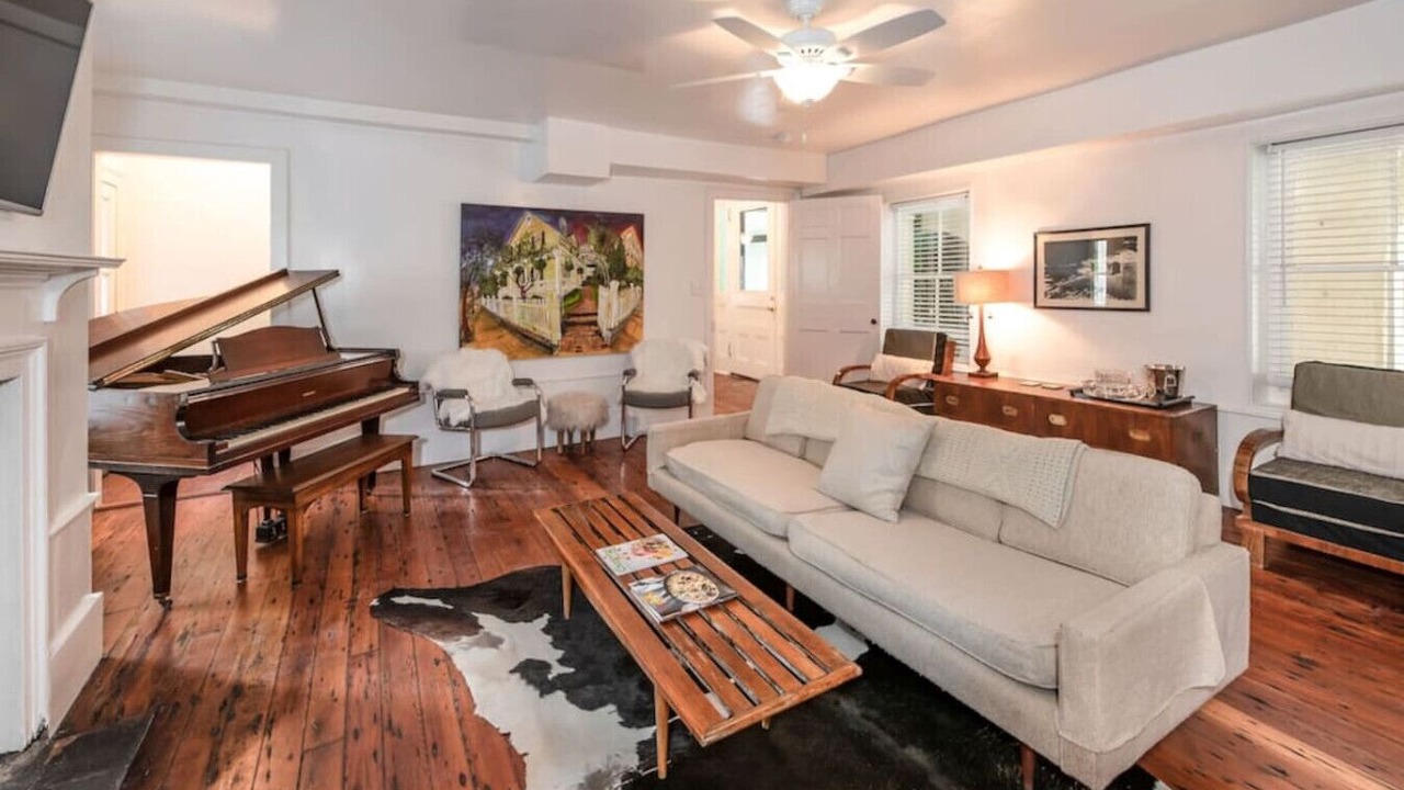 Photo of Livingroom in Harleston Village