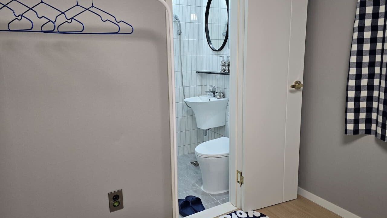 Photo of Bathroom in Suyuil-tong