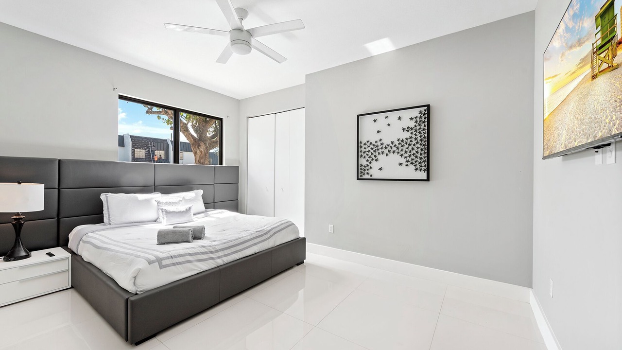Photo of Bedroom in Ludlam