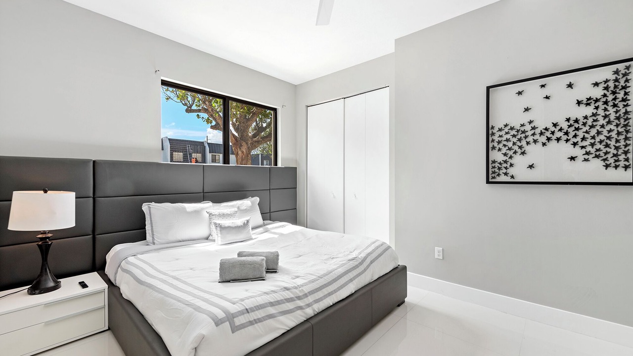 Photo of Bedroom in Ludlam