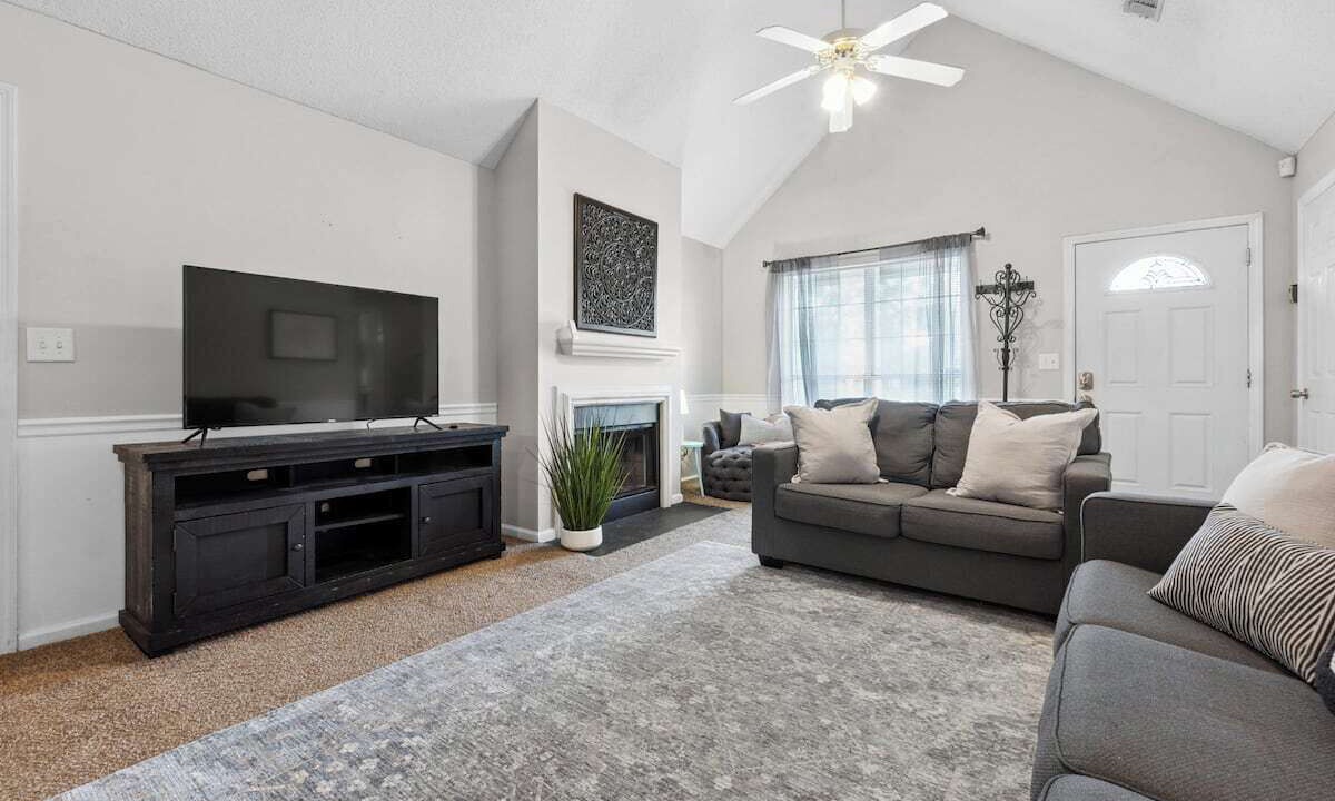 Photo of Livingroom in Warner Robins