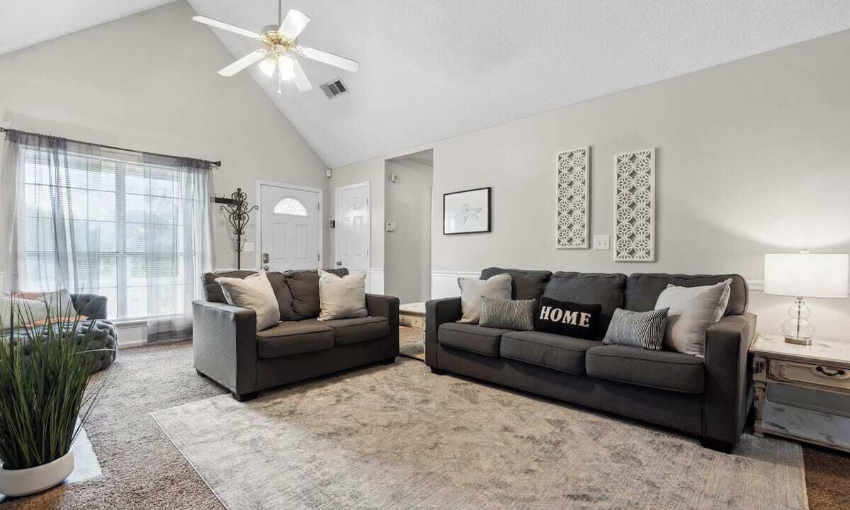 Photo of Livingroom in Warner Robins
