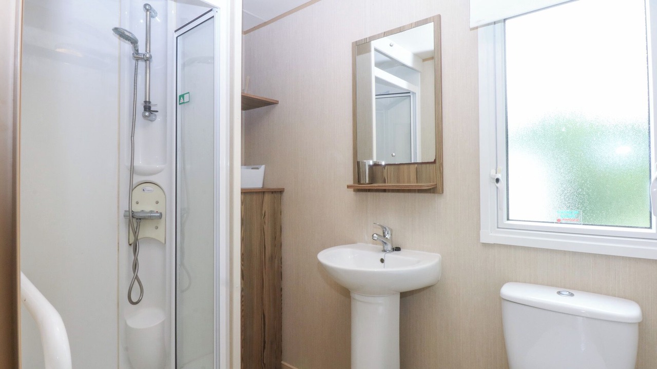 Photo of Bathroom in Chwilog