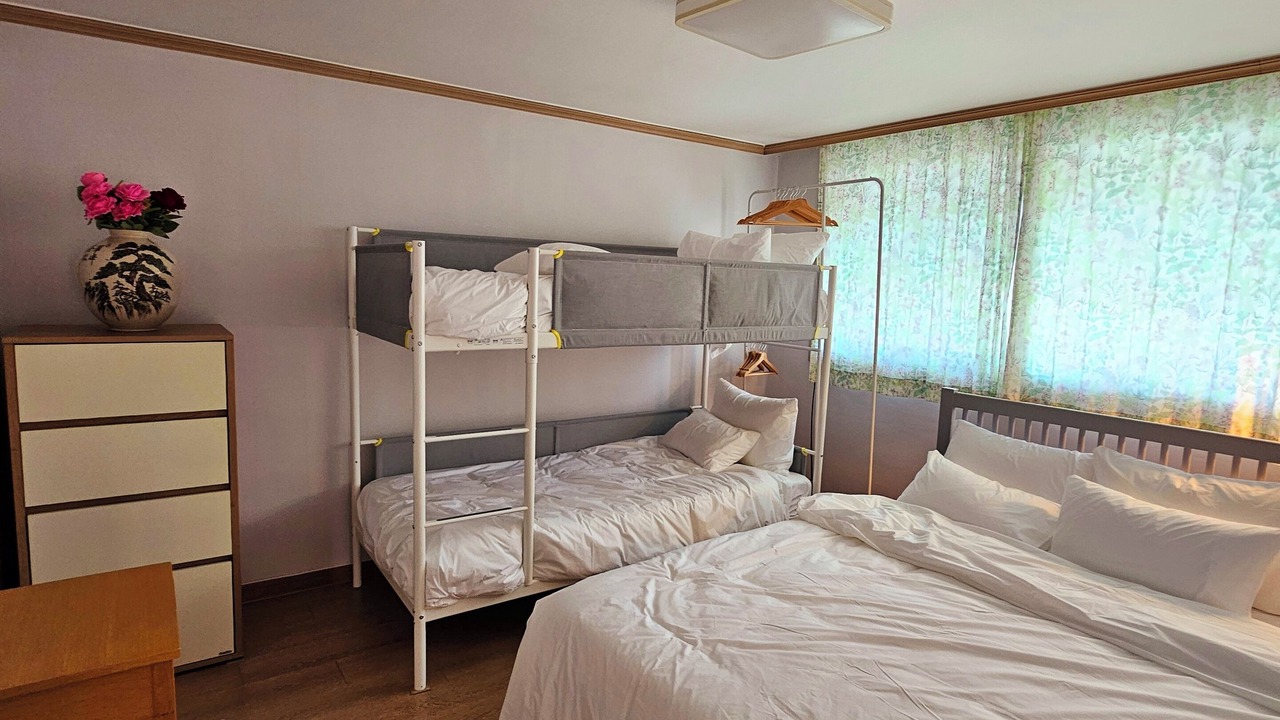 Photo of Bedroom in Cheongunhyoja-dong