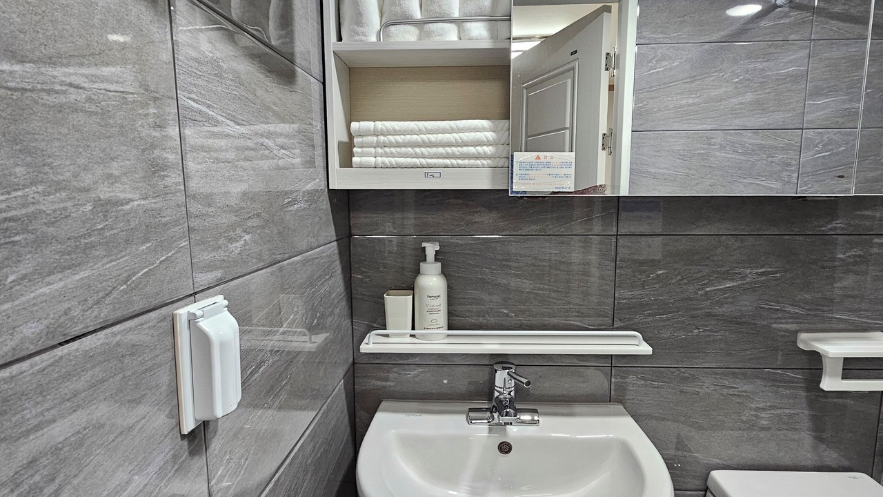 Photo of Bathroom in Cheongunhyoja-dong