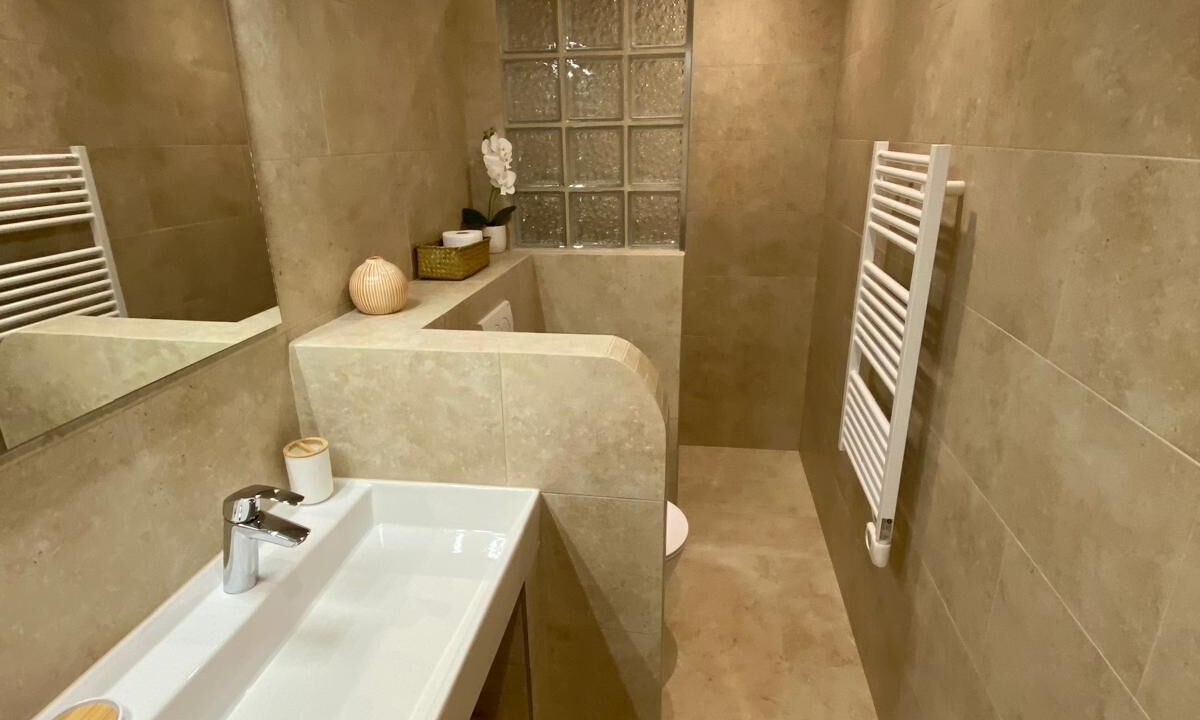 Photo of Bathroom in Laragne-Monteglin