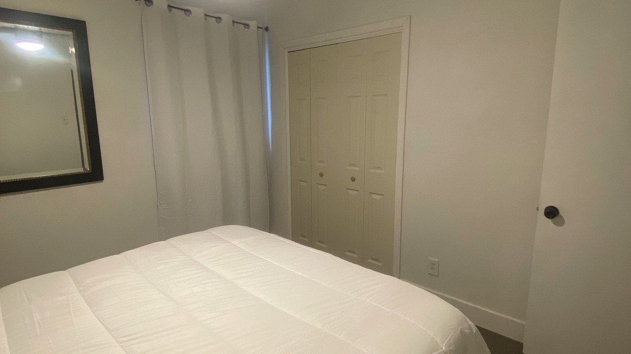 Photo of Bedroom in Mar Lee