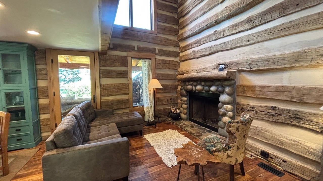 Photo of Livingroom in Alpine Northwest
