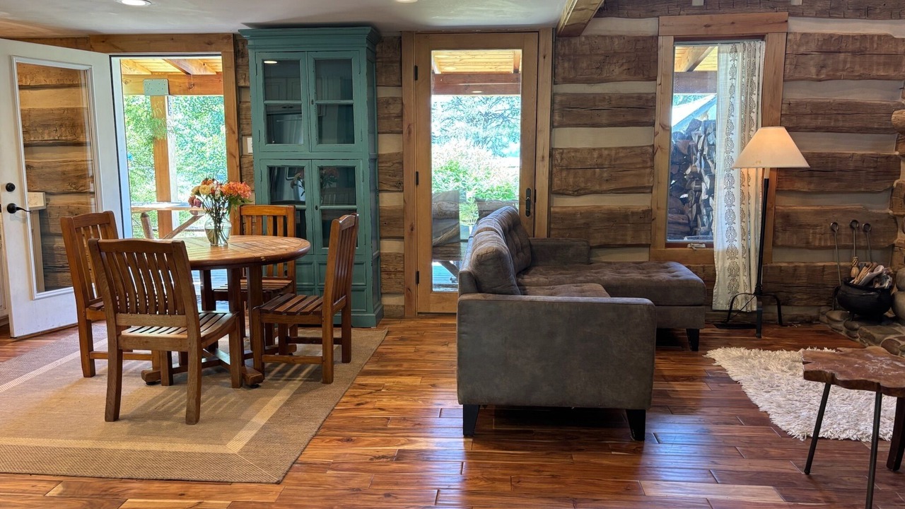 Photo of Livingroom in Alpine Northwest