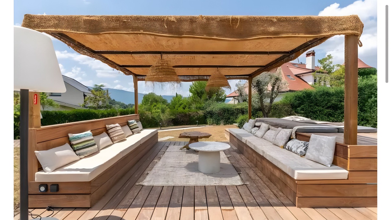 Photo of Patio Balcony in Talloires-Montmin