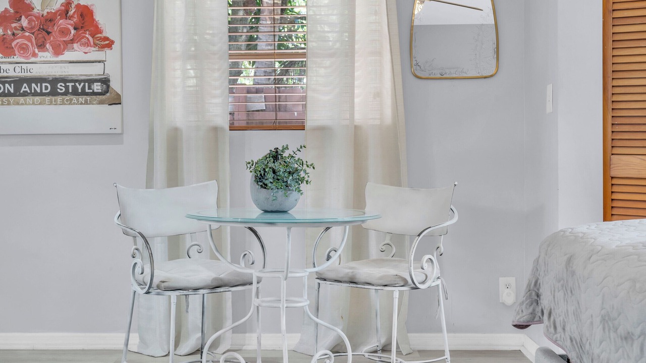 Photo of Bedroom in Biscayne Park