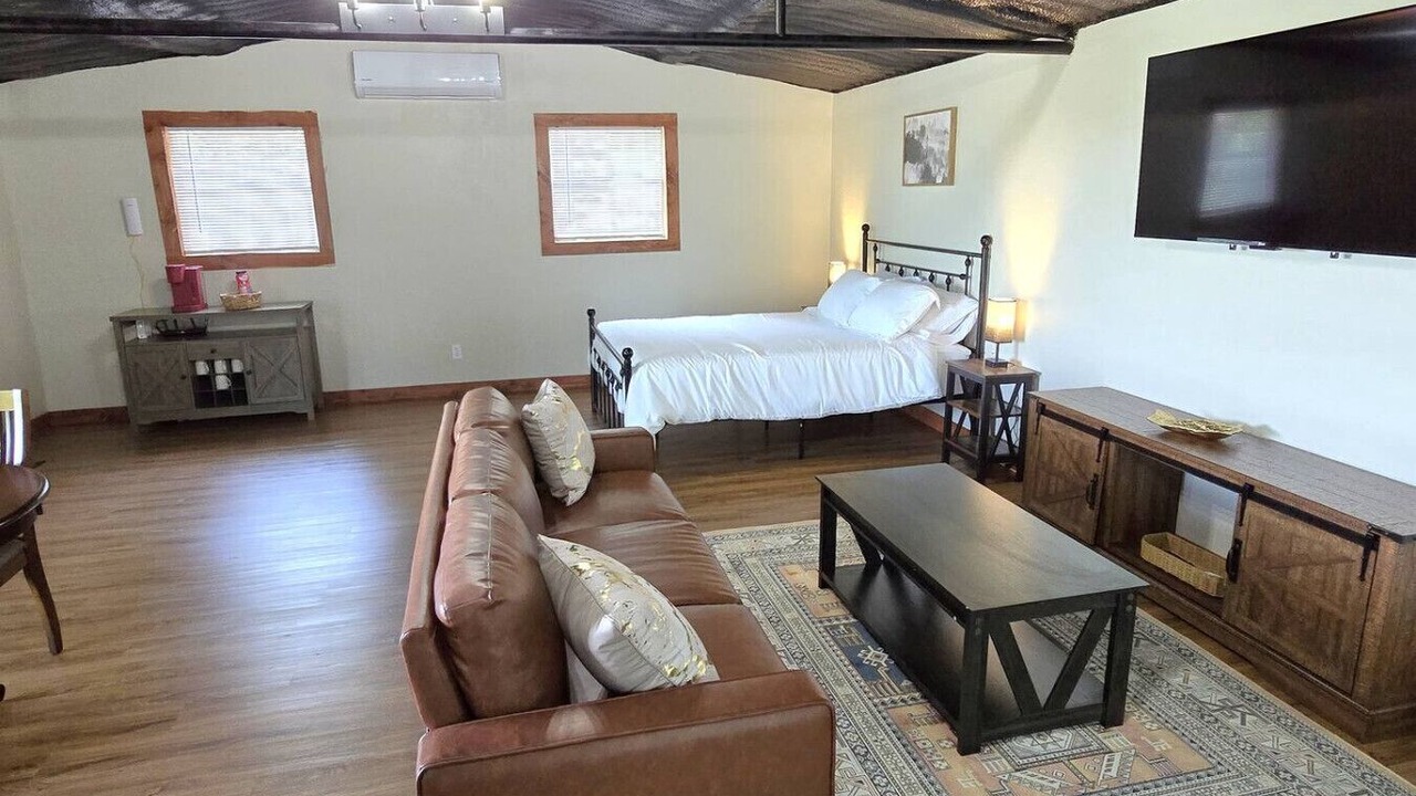 Photo of Livingroom in Davis