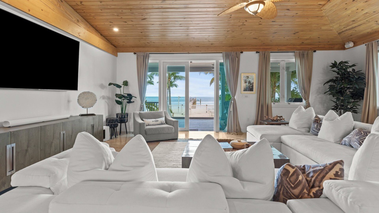 Photo of Livingroom in Layton