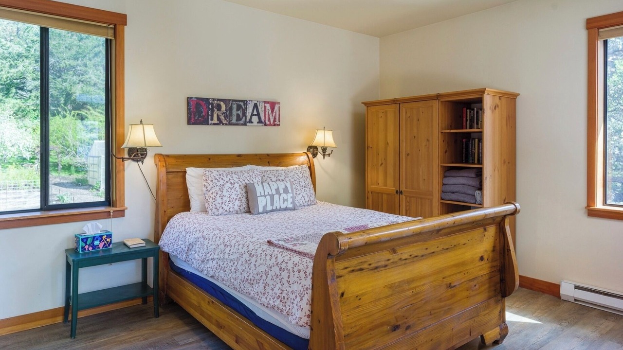 Photo of Bedroom in Deer Harbor