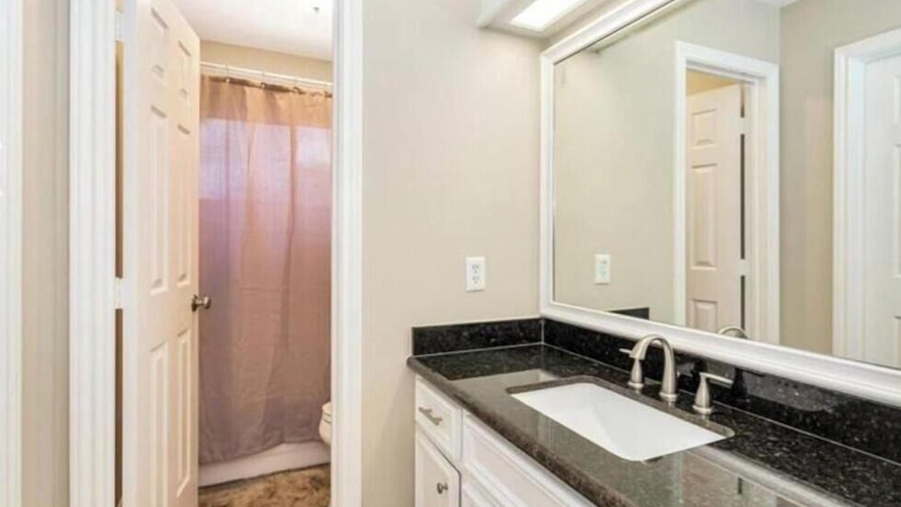 Photo of Bathroom in Klein