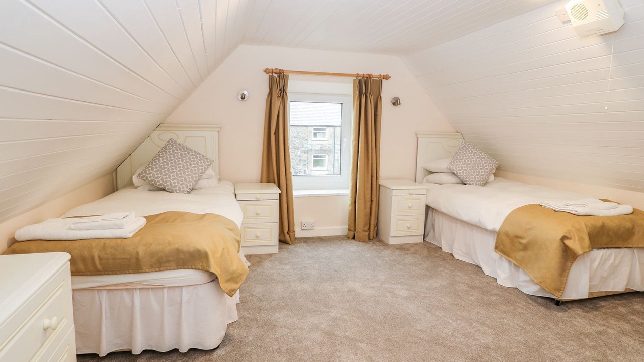 Photo of Bedroom in Llannor