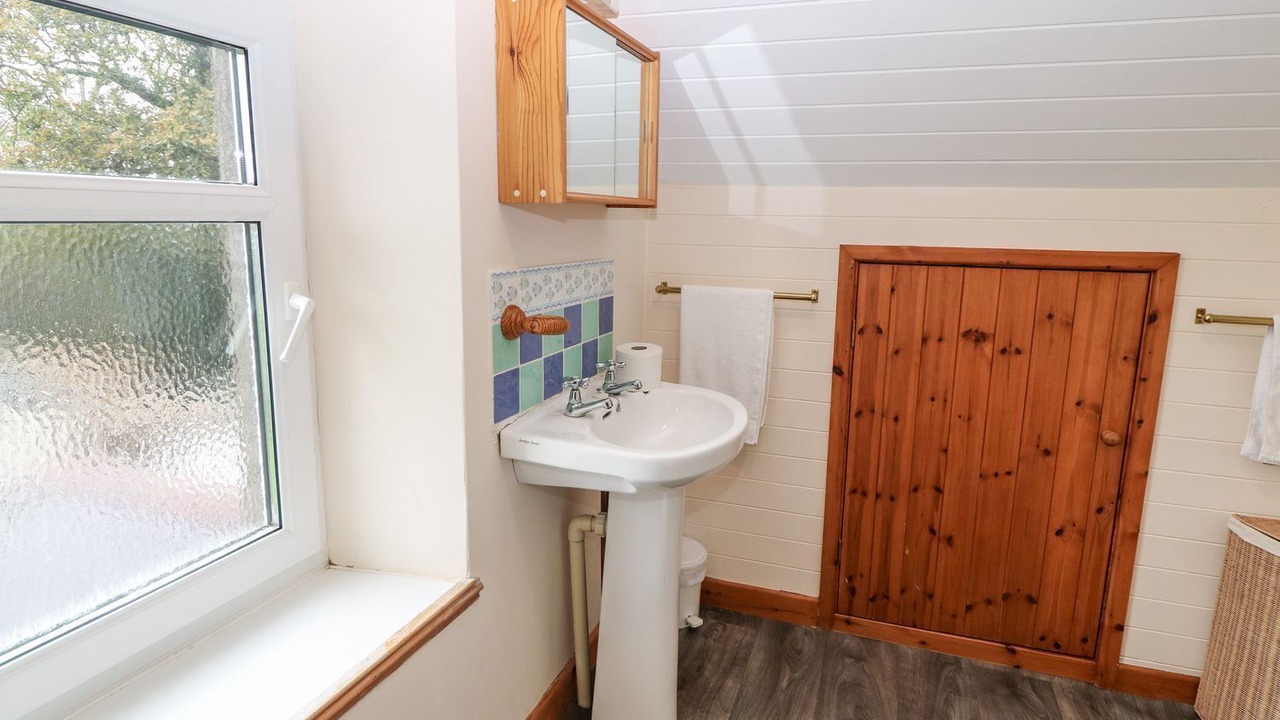 Photo of Bathroom in Llannor