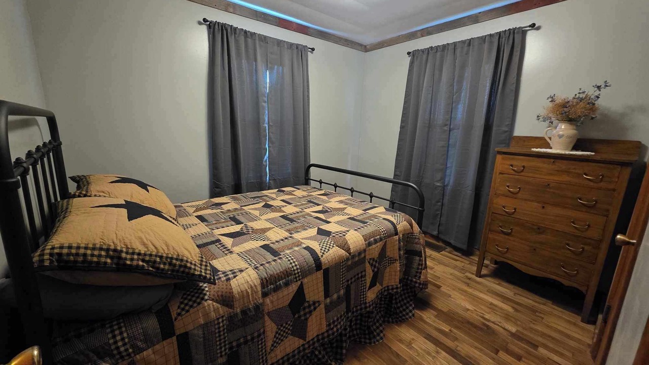 Photo of Bedroom in Pawnee County