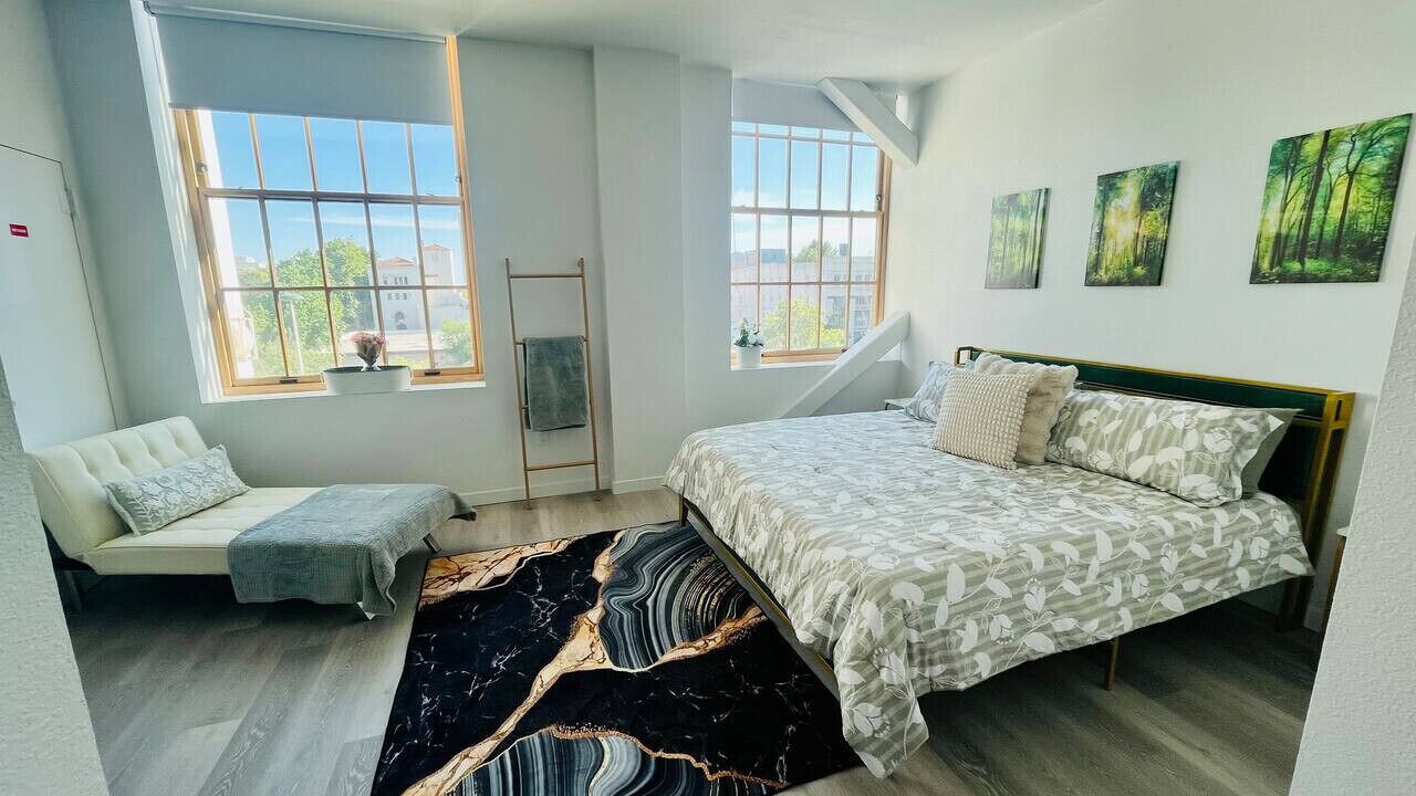 Photo of Bedroom in Downtown Sacramento