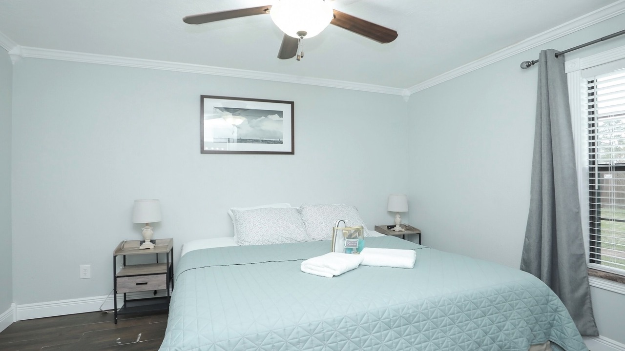 Photo of Bedroom in Humble