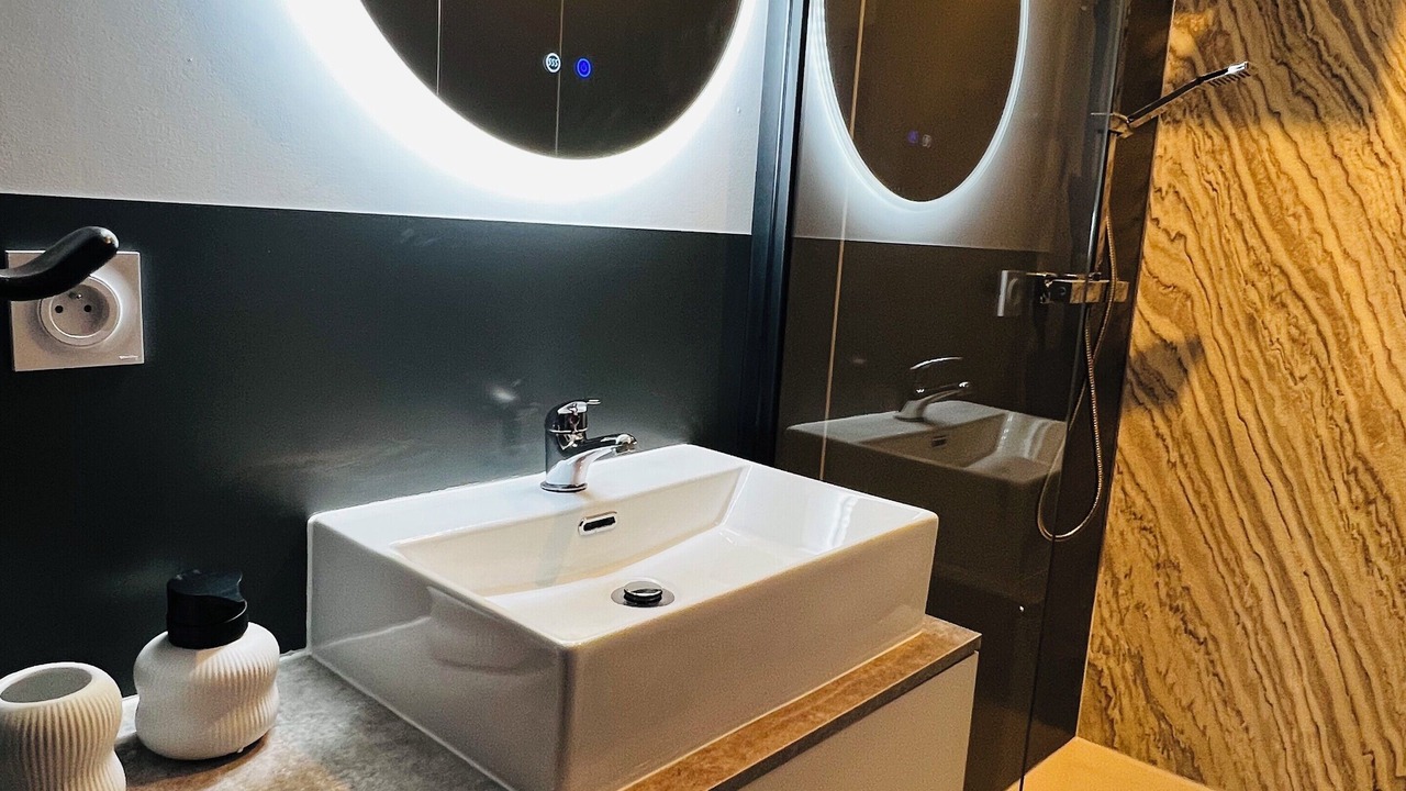 Photo of Bathroom in La Chapelle-Saint-Laurent