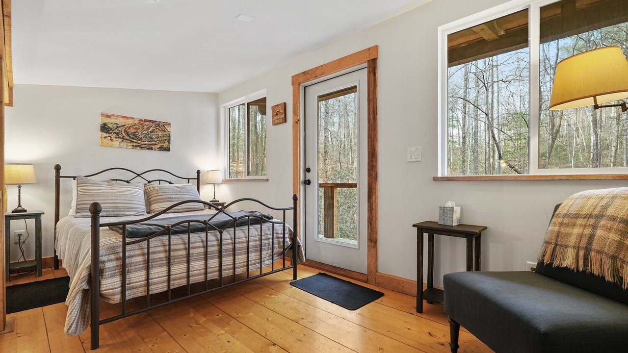 Photo of Bedroom in Ellijay