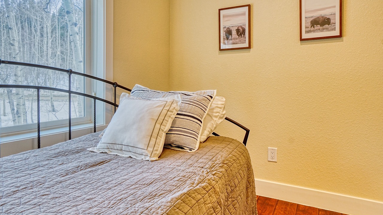 Photo of Bedroom in Black Hawk