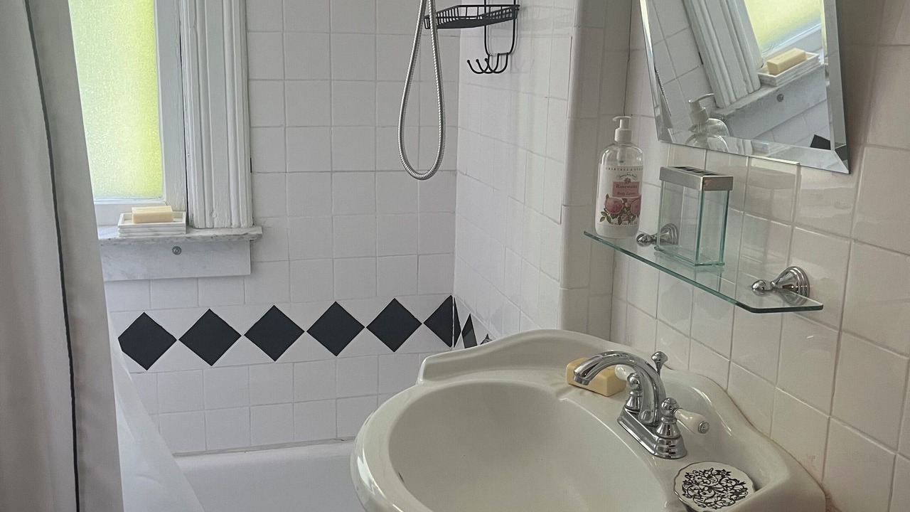 Photo of Bathroom in Near South