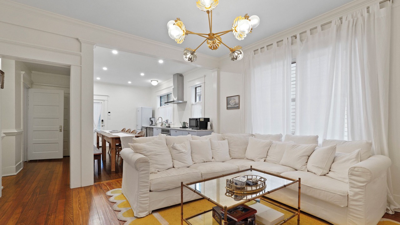 Photo of Livingroom in Metropolitan