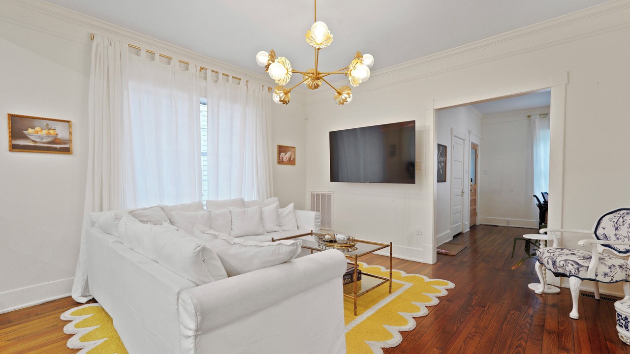 Photo of Livingroom in Metropolitan