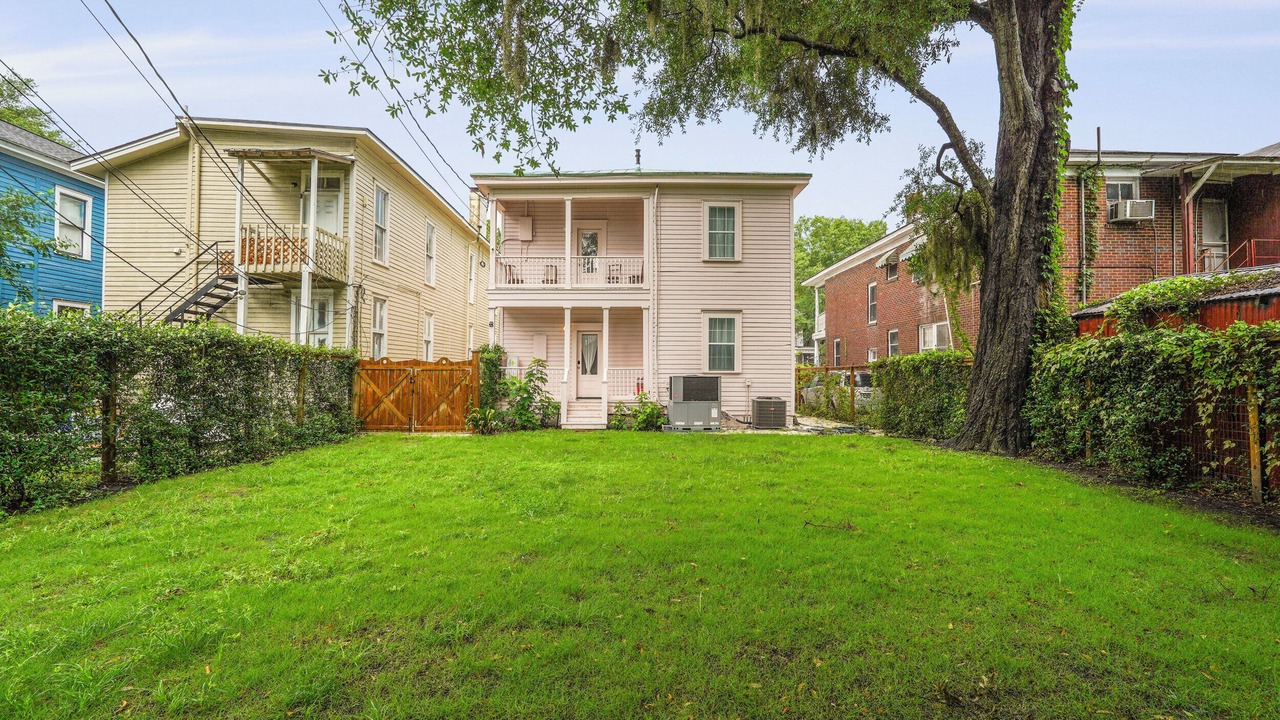 Photo of Outdoor in Metropolitan