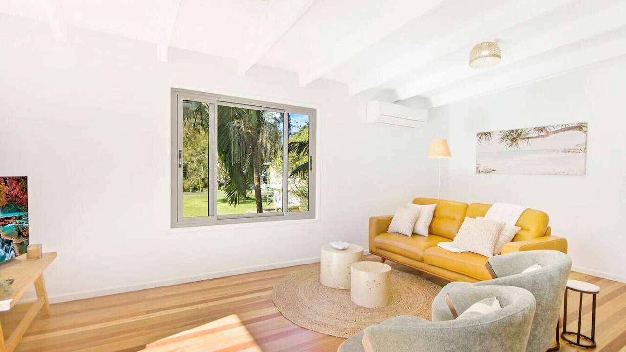 Photo of Livingroom in South Golden Beach