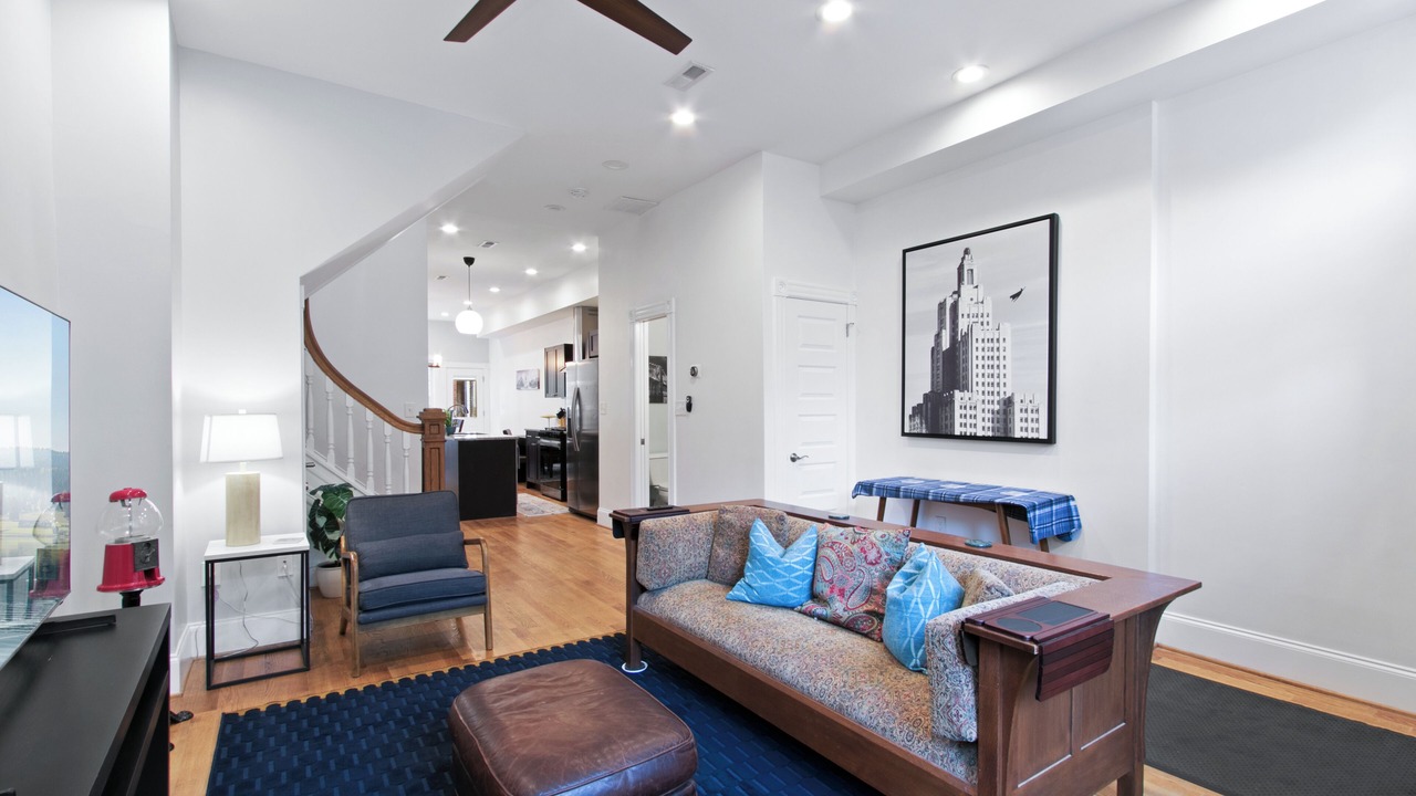 Photo of Livingroom in H Street Corridor
