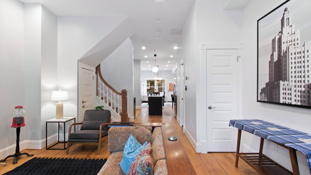 Photo of Livingroom in H Street Corridor