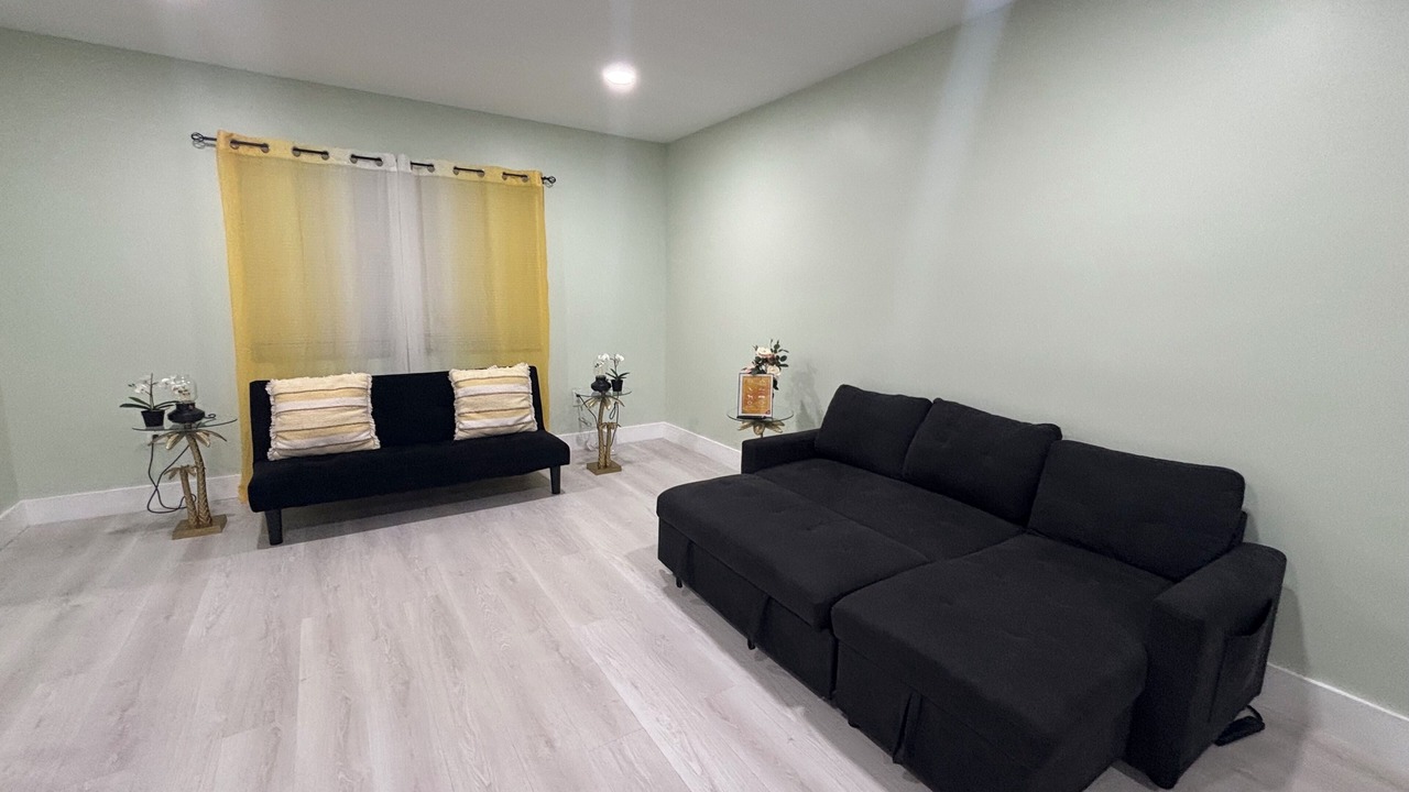 Photo of Livingroom in Miami Gardens