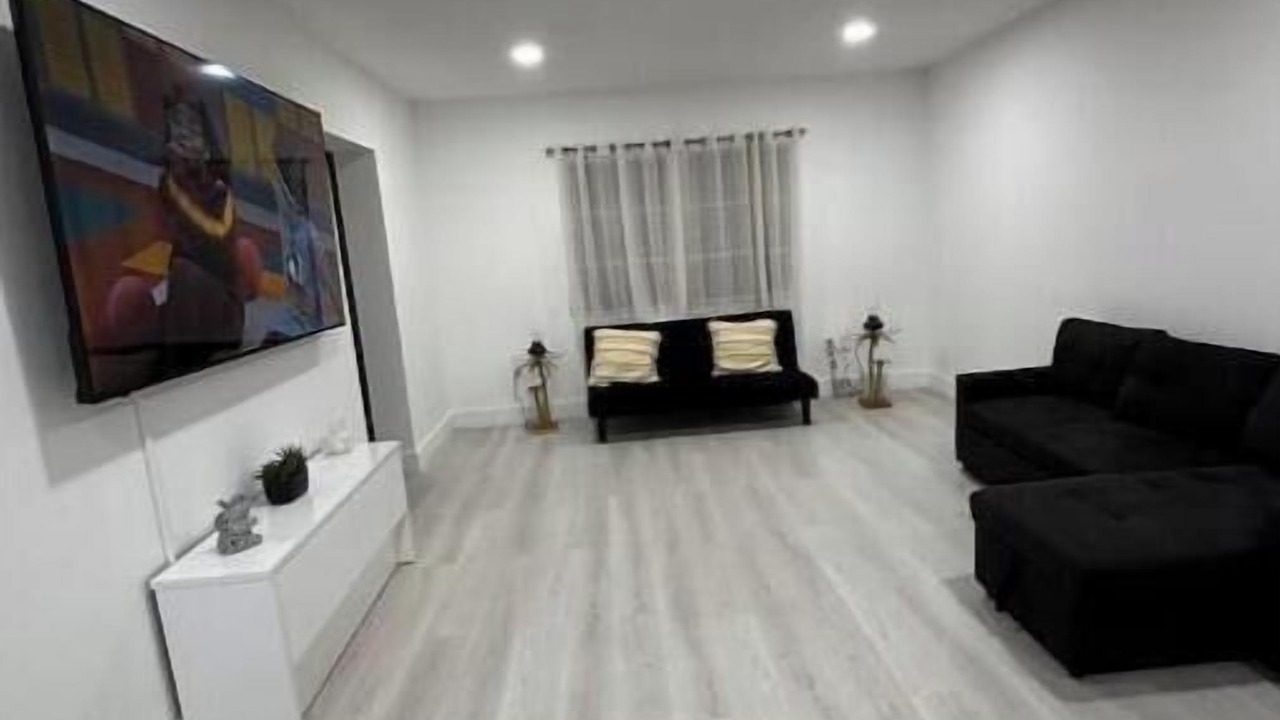 Photo of Livingroom in Miami Gardens