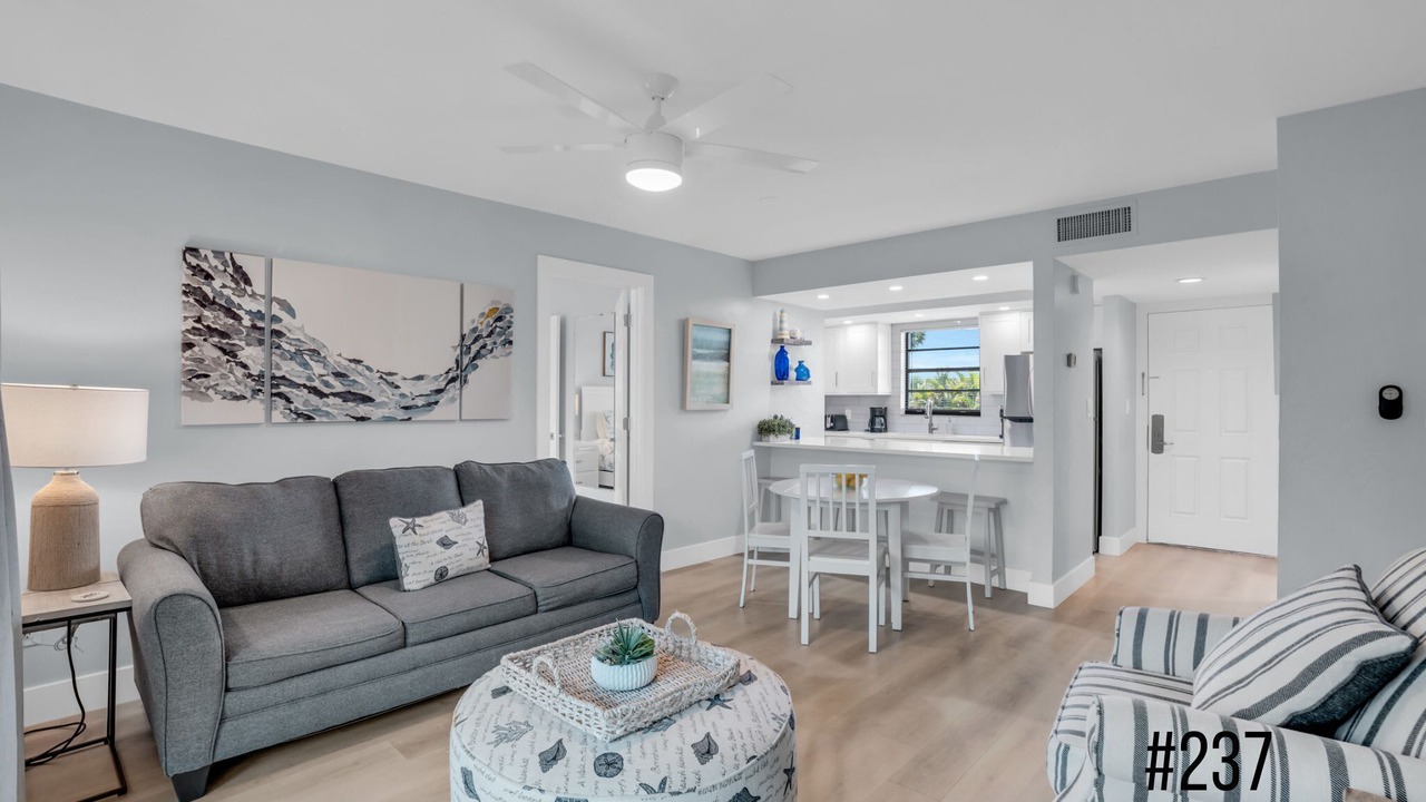 Photo of Livingroom in Park Shore