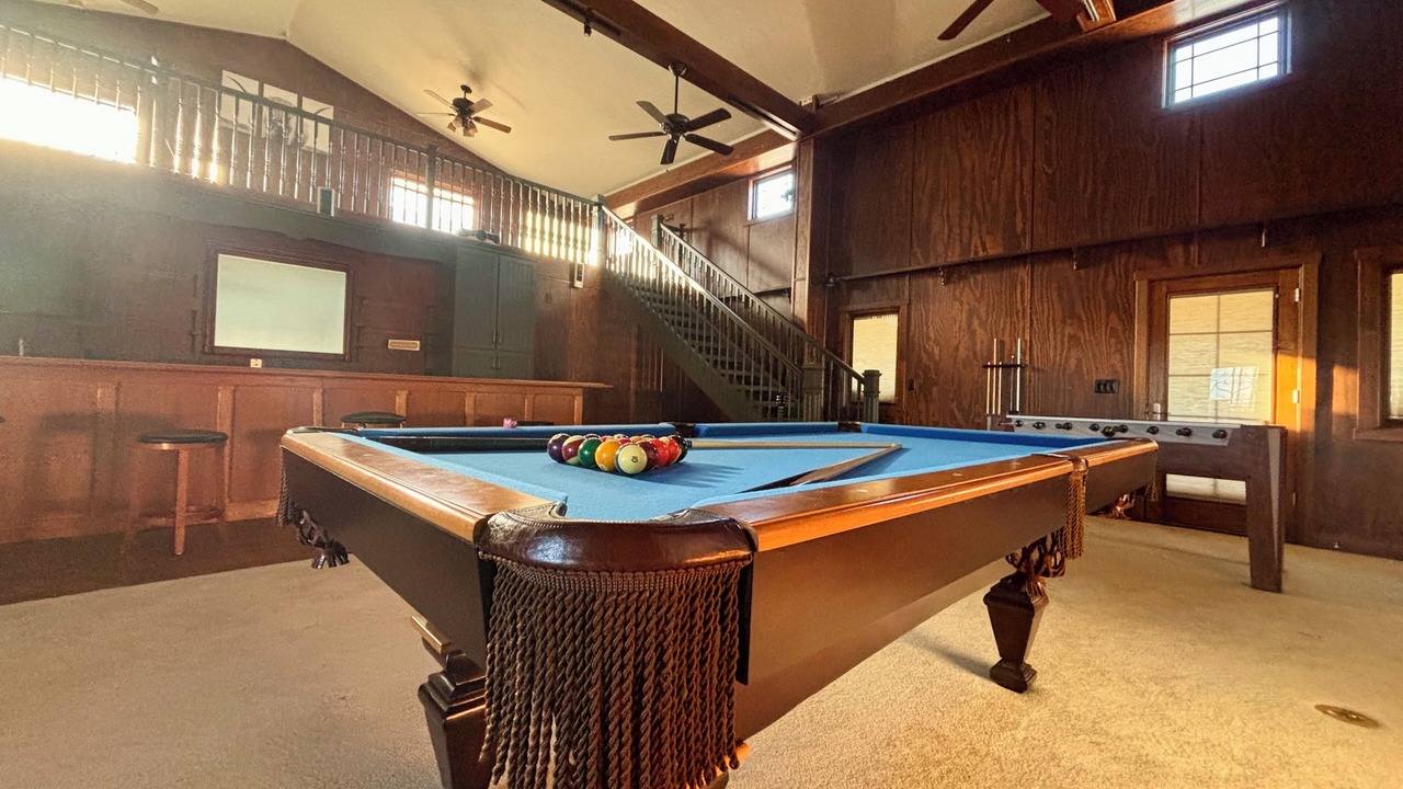 Photo of Bedroom in Oracle