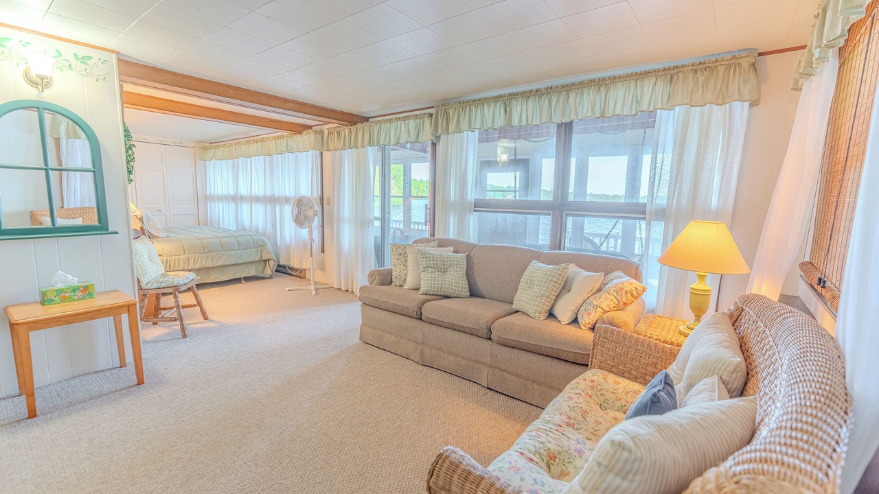 Photo of Livingroom in Michigamme