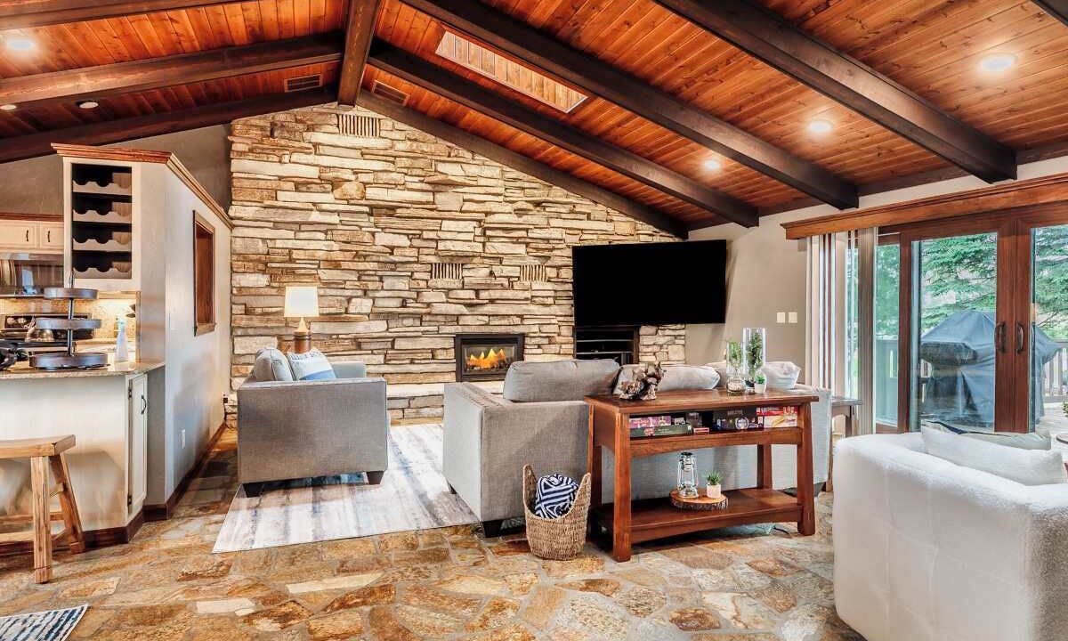 Photo of Livingroom in Suamico