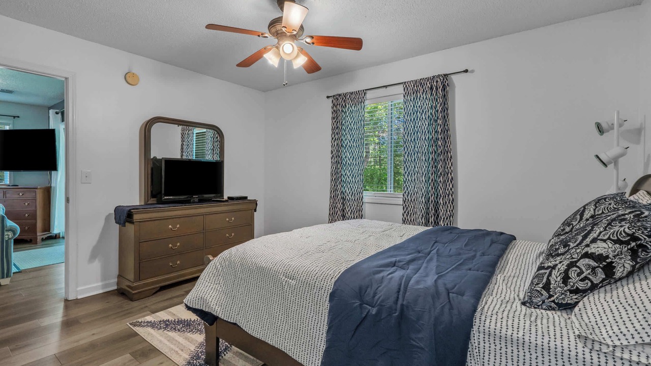 Photo of Bedroom in Surfside Beach