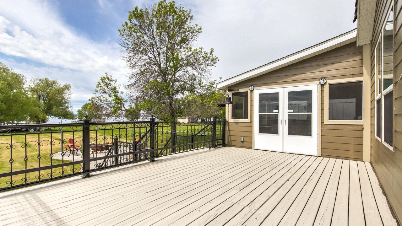 Photo of Patio Balcony in Parkland County